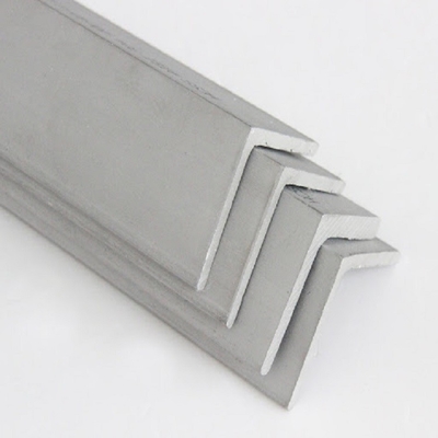 AISI 열간 압연강 Ｌ 형강 바 30x30x3mm 직류 전기로 자극 표면